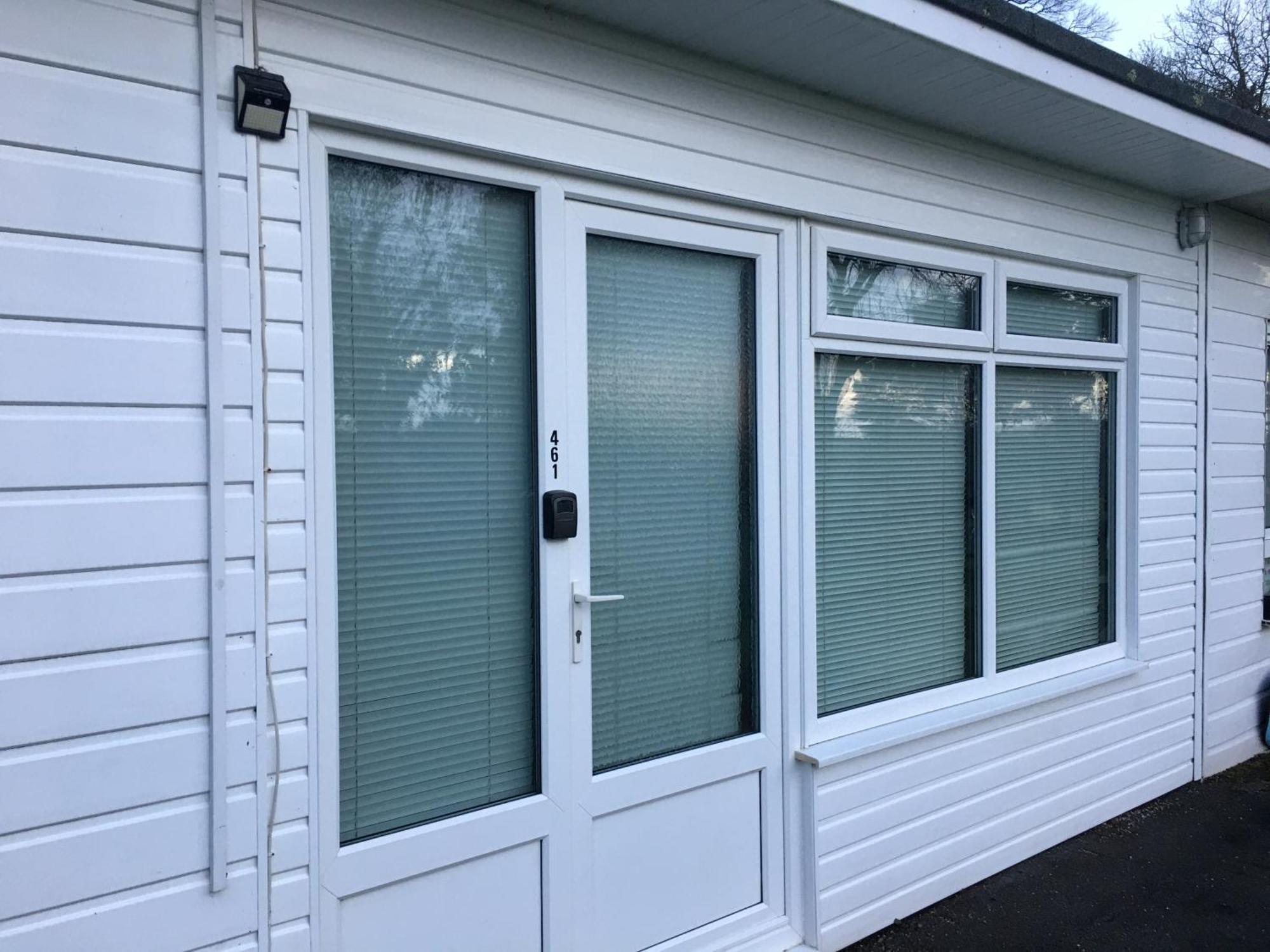 Woodland Views Central Heated Cabin Dartmouth Extérieur photo