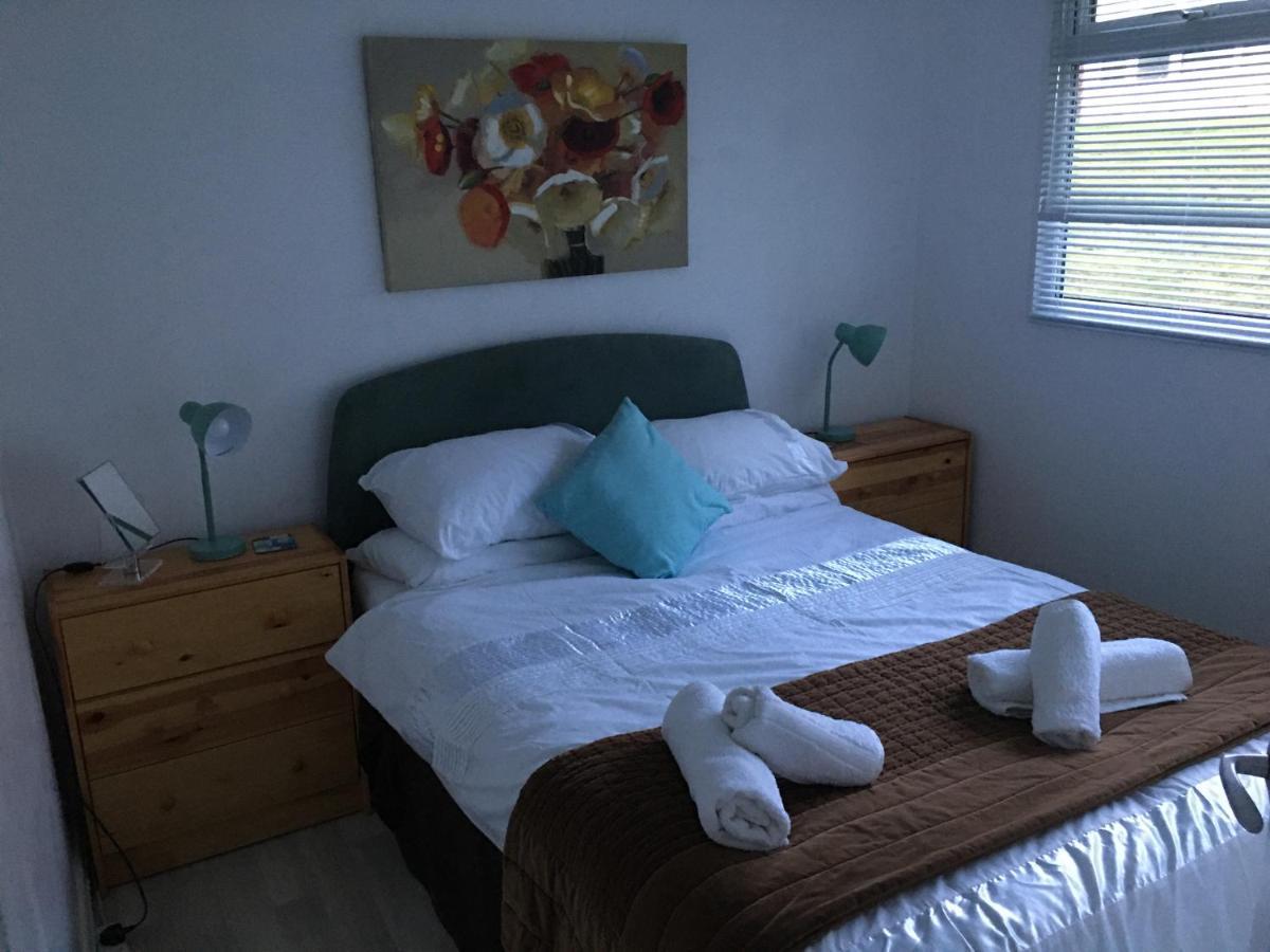 Woodland Views Central Heated Cabin Dartmouth Extérieur photo