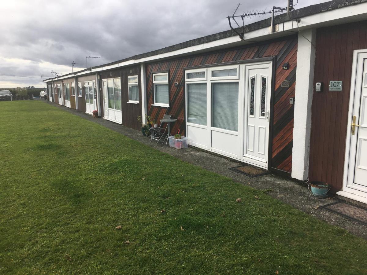 Woodland Views Central Heated Cabin Dartmouth Extérieur photo